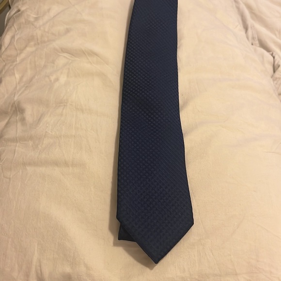 Perry Ellis Navy tie - Picture 2 of 2